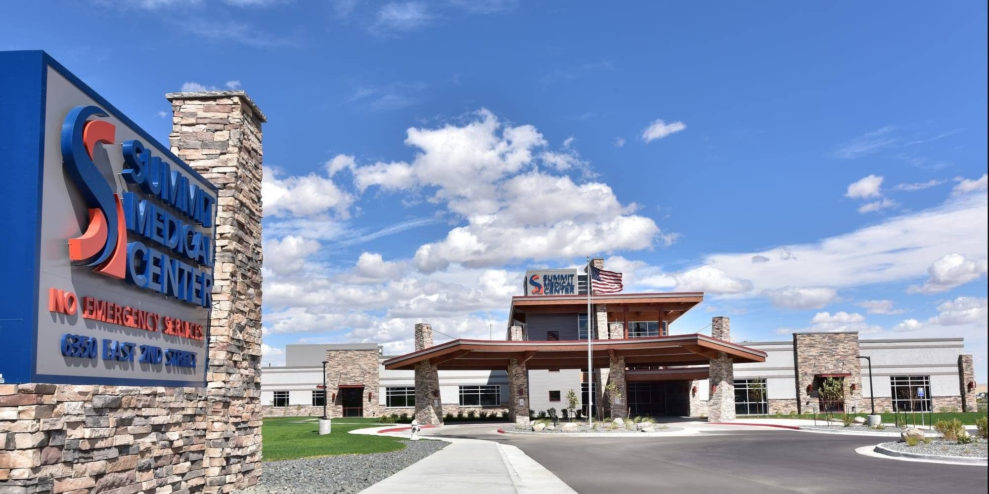 Summit Exterior 4.jpg